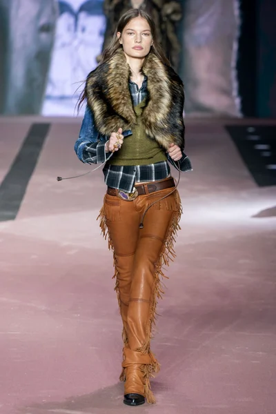 Look 49
